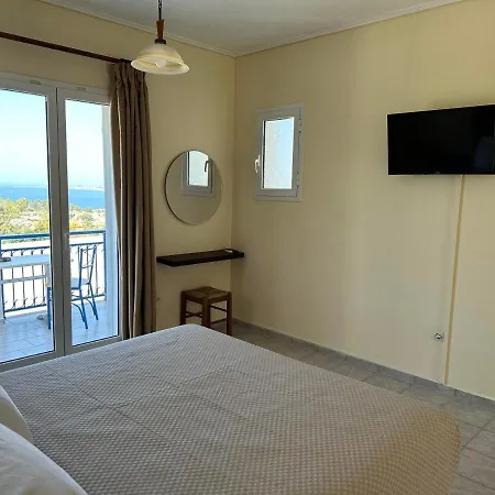 Liberatos Village أرغوستولي