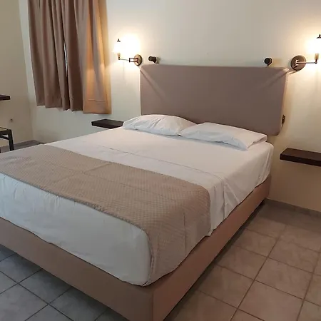Lägenhetshotell Liberatos Village 3*